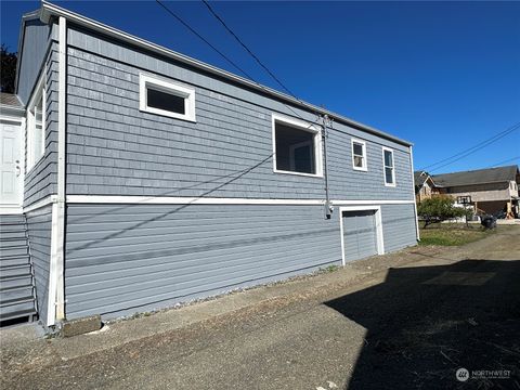 A home in Hoquiam