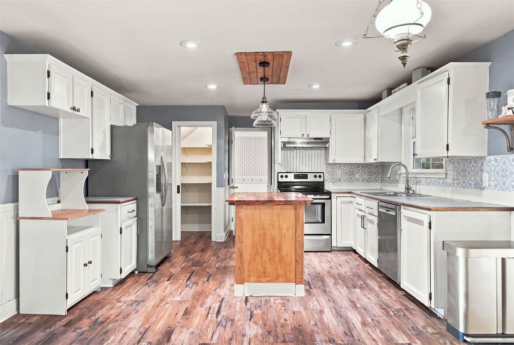 Photo of 2823 199th Avenue Ct E, Bonney Lake, WA 98391 (MLS # 2593294)
