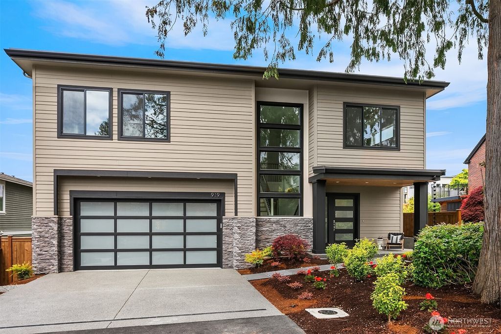 Photo of 919 Cedar Street, Edmonds, WA 98020 (MLS # 2376189)