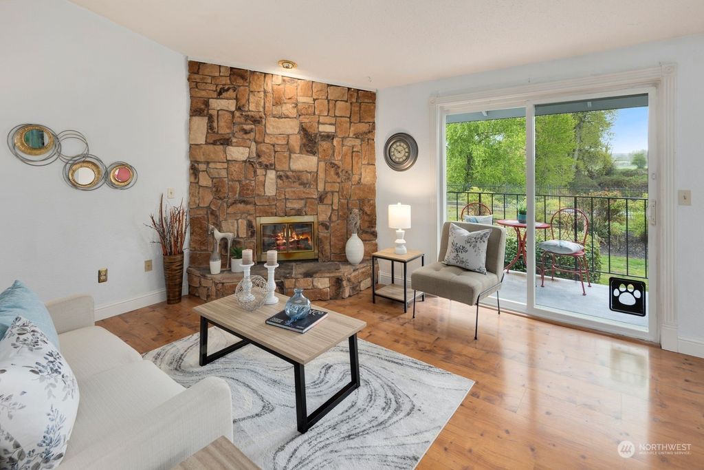 Photo of 1872 Central Place S #H84, Kent, WA 98030 (MLS # 2220411)