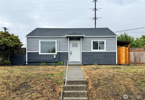 Photo of 615 S Hawthorne Street, Tacoma, WA 98465 (MLS # 2555081)