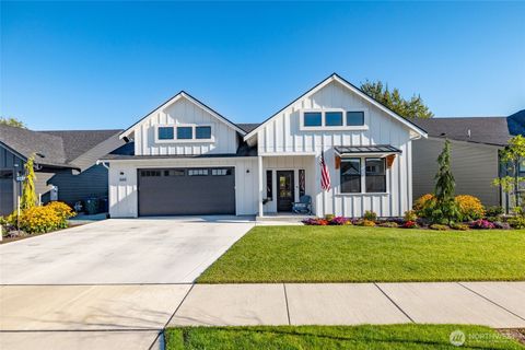 Photo of 640 Bucko Ave, Sedro Woolley, WA 98284 (MLS # 2425387)