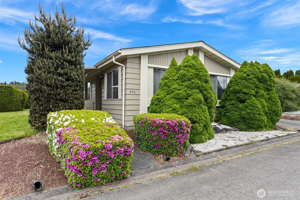 Photo of 1402 22nd ST NE St #406, Auburn, WA 98002 (MLS # 2373590)