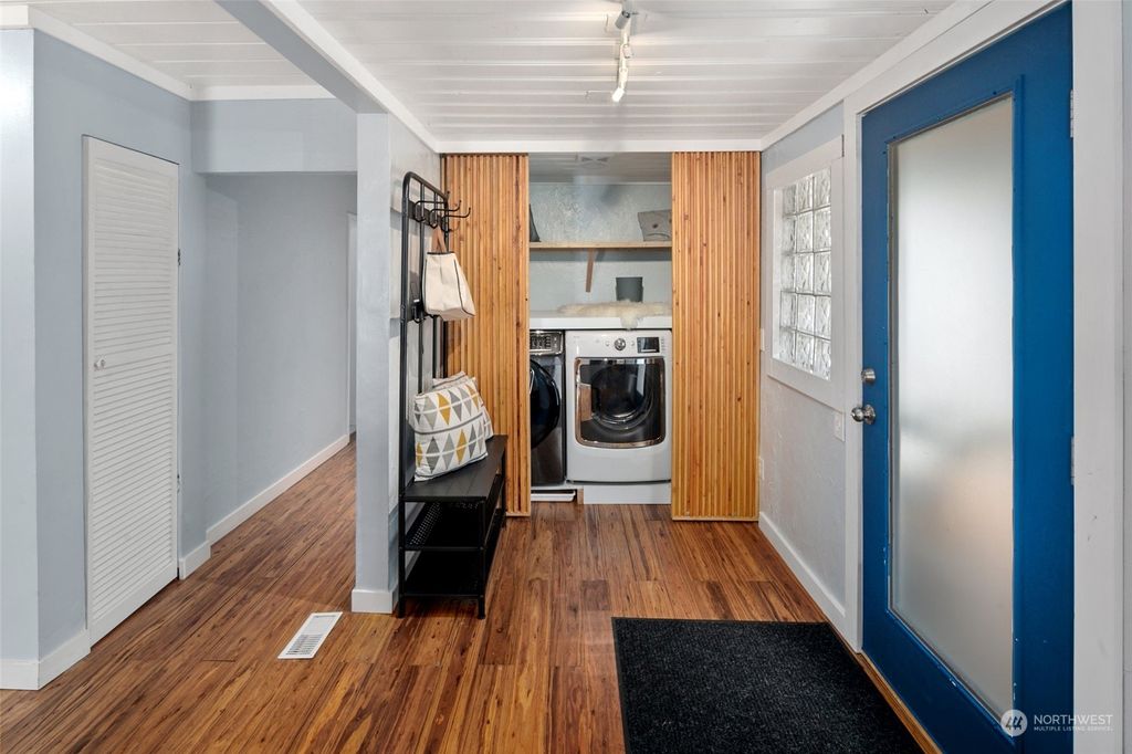 Photo of 21108 1st Avenue S, Des Moines, WA 98198 (MLS # 2047699)