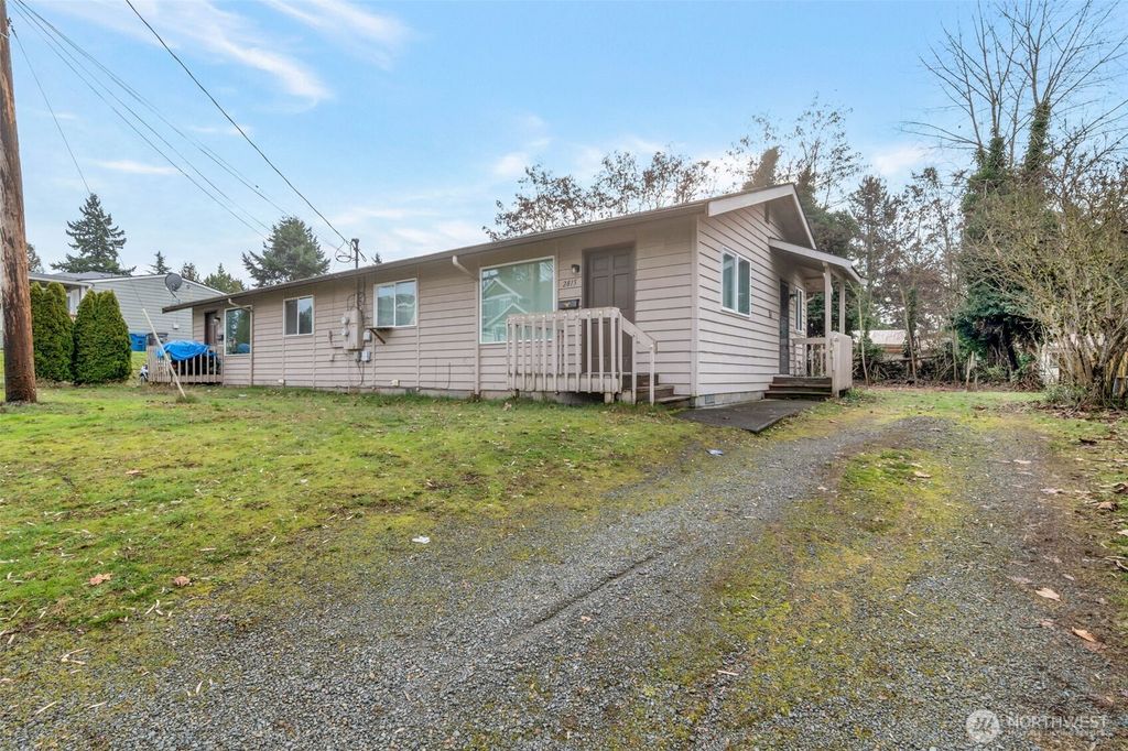 Photo of 2815 - 2817 NE 7th Street, Renton, WA 98056 (MLS # 2475989)