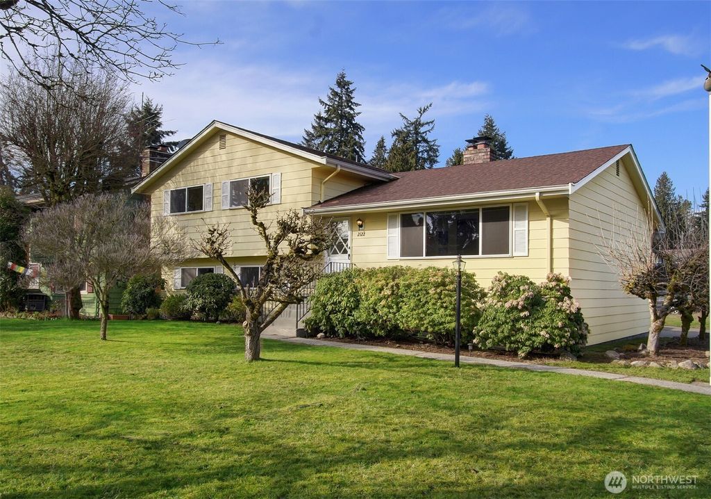 Photo of 2122 N 155th Street, Shoreline, WA 98133 (MLS # 2340860)