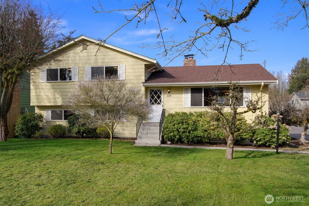 Photo of 2122 N 155th Street, Shoreline, WA 98133 (MLS # 2340860)
