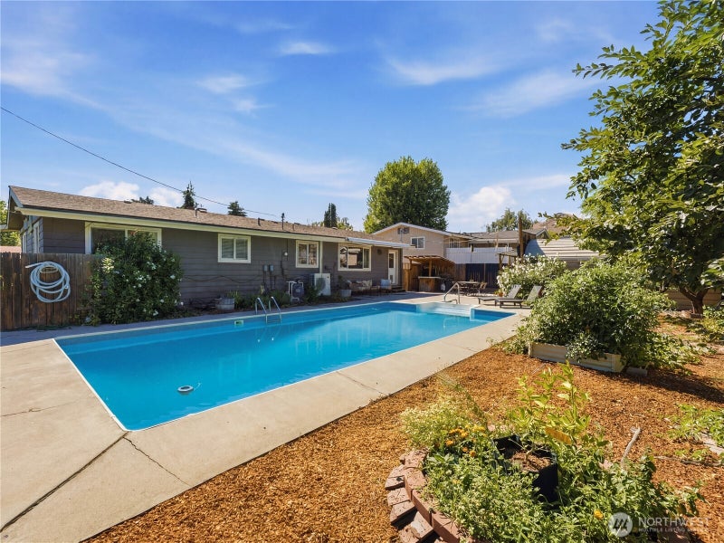 1116 Wedgewood Avenue