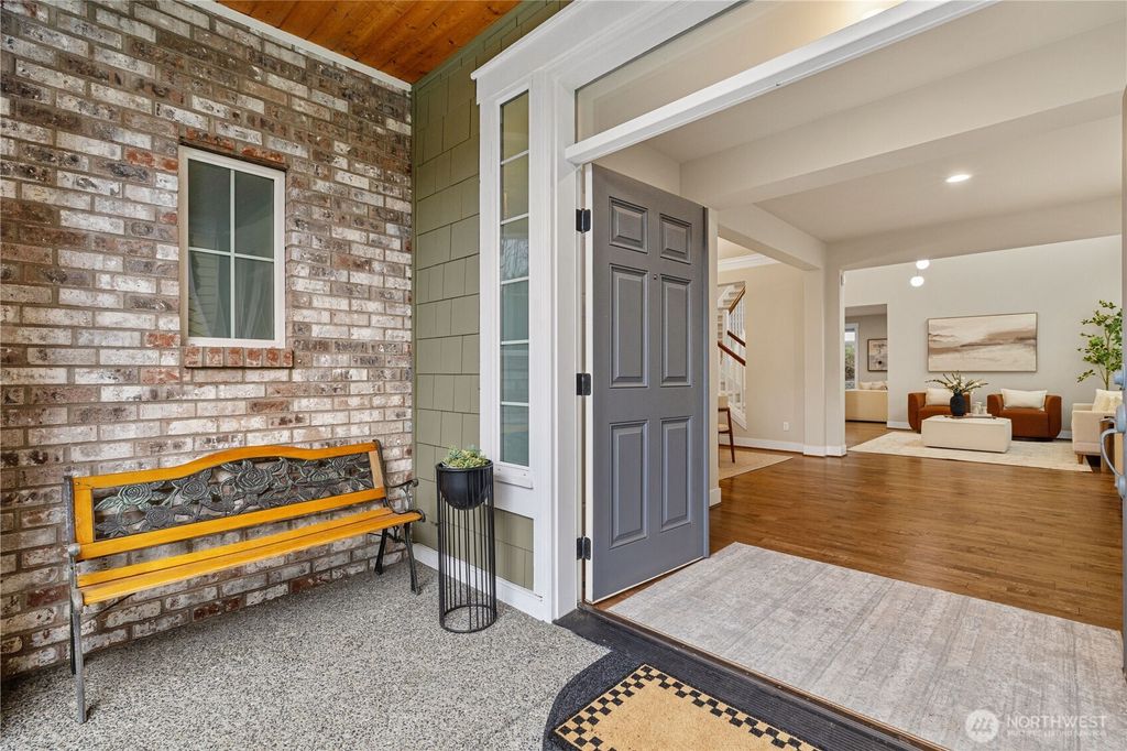 Photo of 2819 102nd Place NE, Bellevue, WA 98004 (MLS # 2494239)