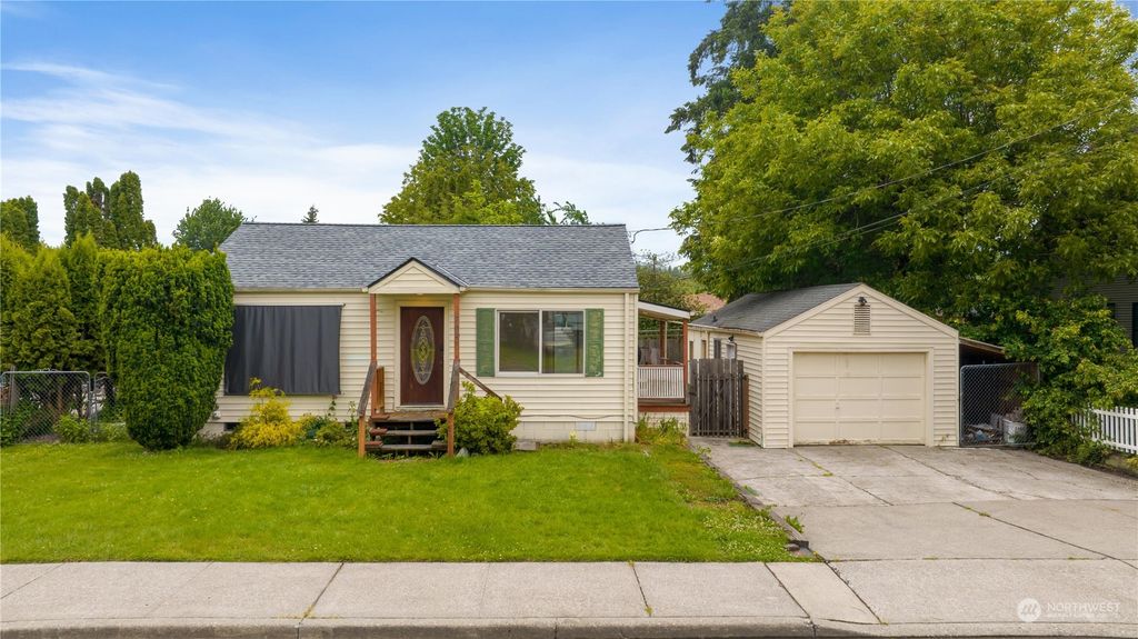 Photo of 705 Main Street, Sultan, WA 98294 (MLS # 2242188)