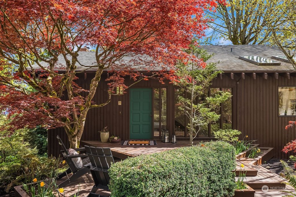 Photo of 4522 144th Avenue SE, Bellevue, WA 98006 (MLS # 2225316)