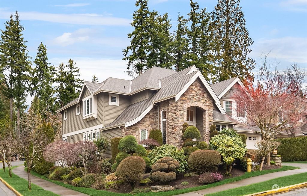 Photo of 16802 NE 117th Street, Redmond, WA 98052 (MLS # 2032986)