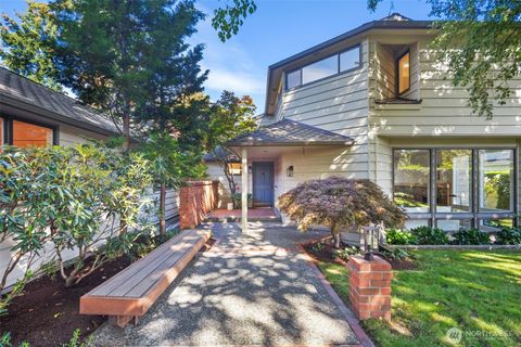 4662 95th Avenue NE Yarrow Point WA 98004