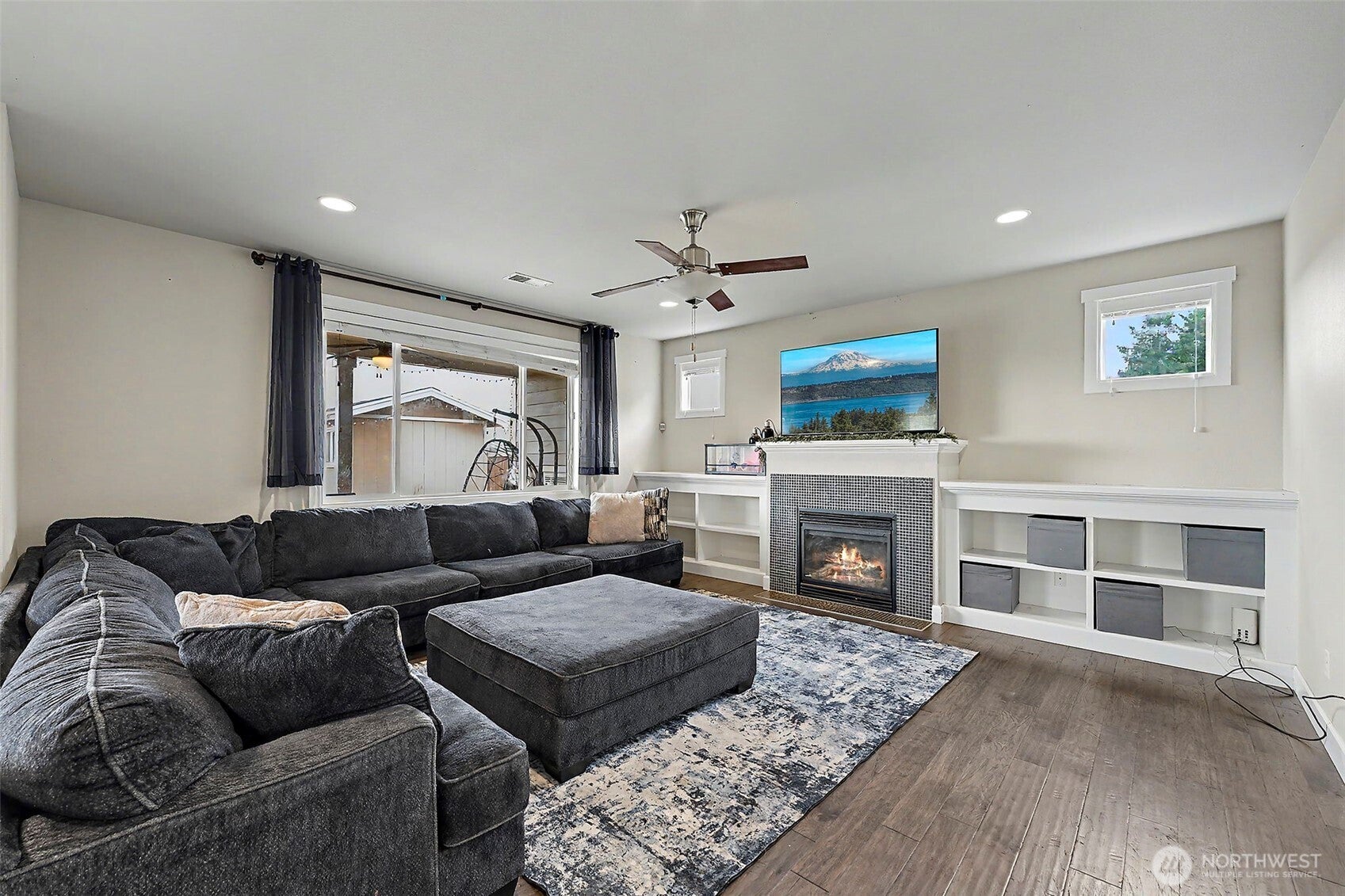 11402 175th Street E