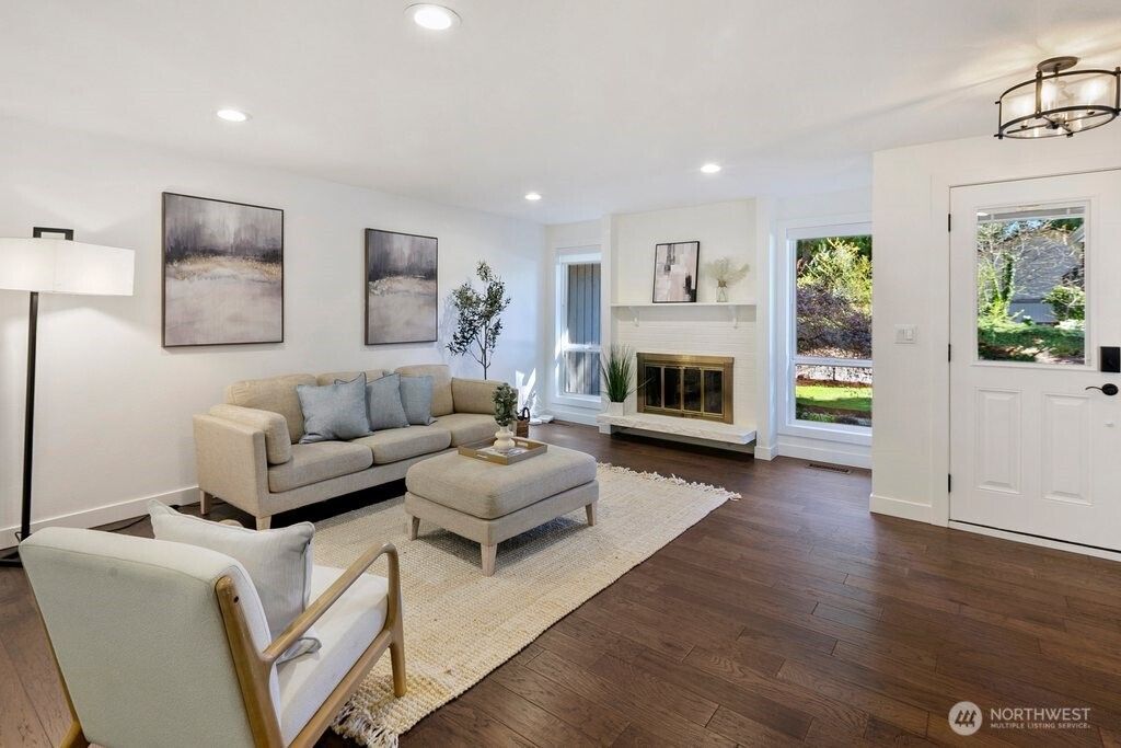 Photo of 16404 NE 110th Street, Redmond, WA 98052 (MLS # 2506106)