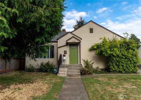 Photo of 113 12th Street SW, Puyallup, WA 98371 (MLS # 2572414)