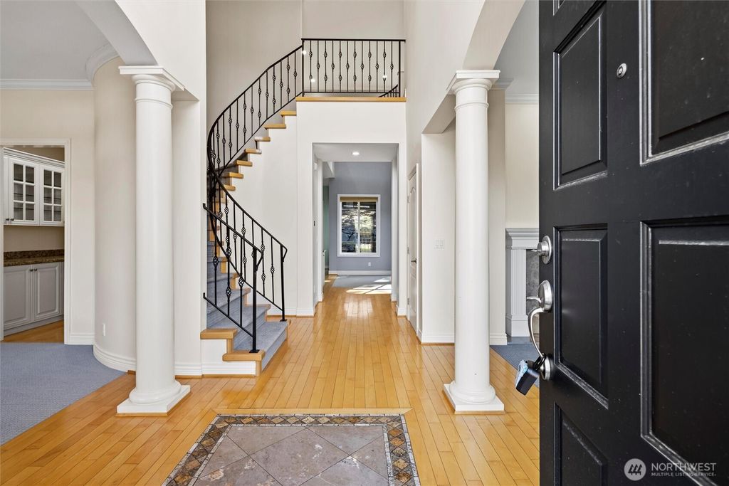 Photo of 16729 SE 63rd Place, Bellevue, WA 98006 (MLS # 2358989)