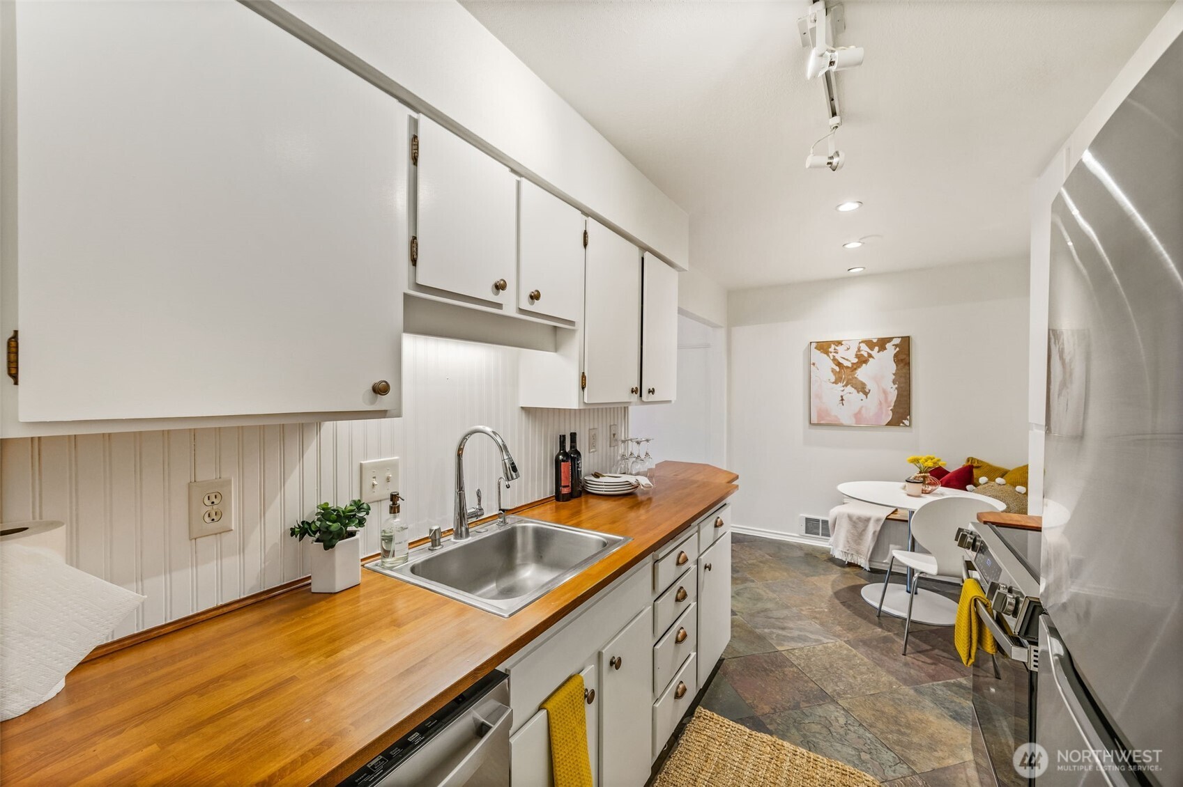 2301 NE 65th Street 202