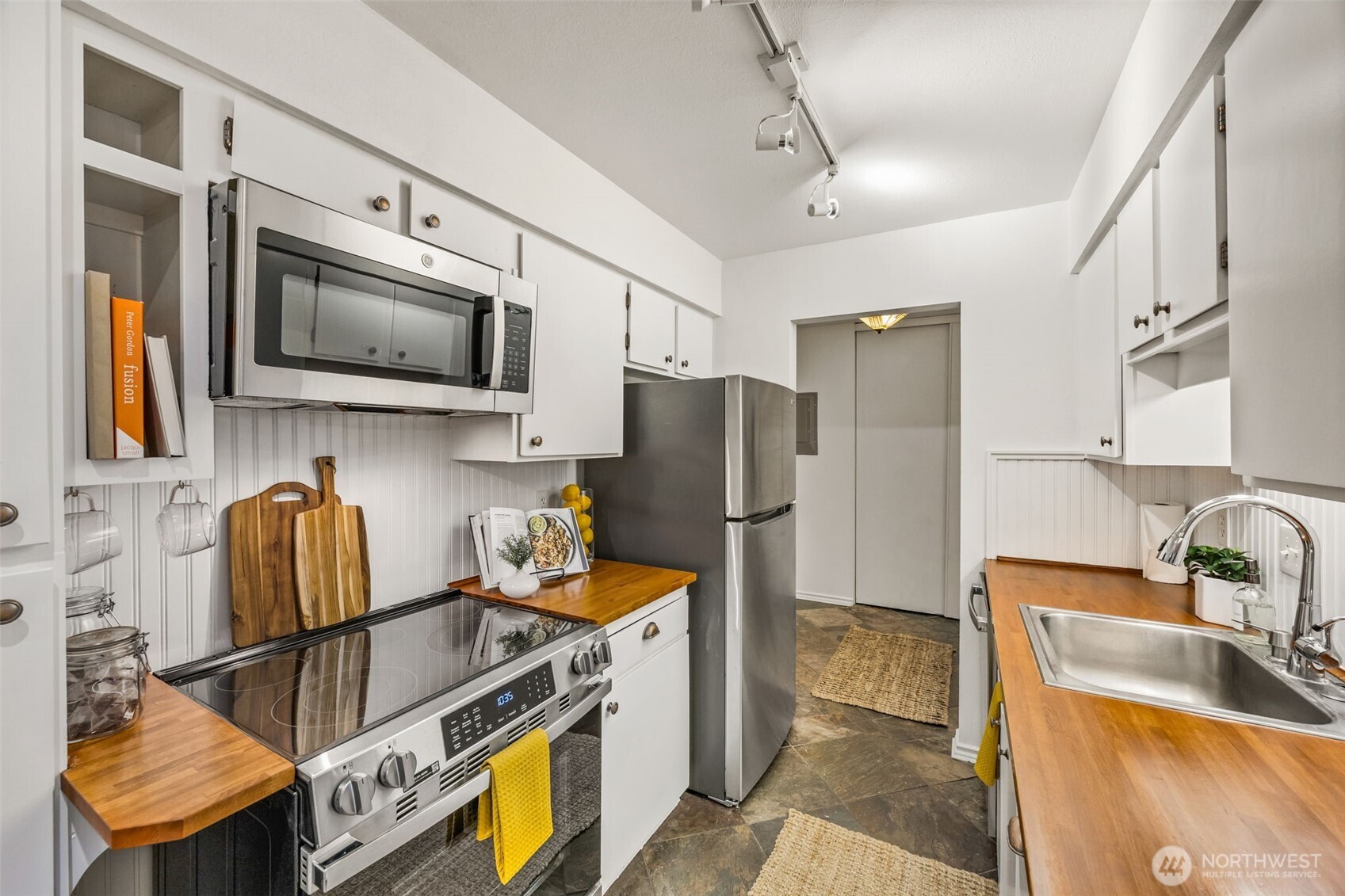 2301 NE 65th Street 202