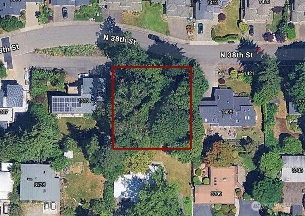 Photo of 1403 N 38th Street, Renton, WA 98056 (MLS # 2422370)