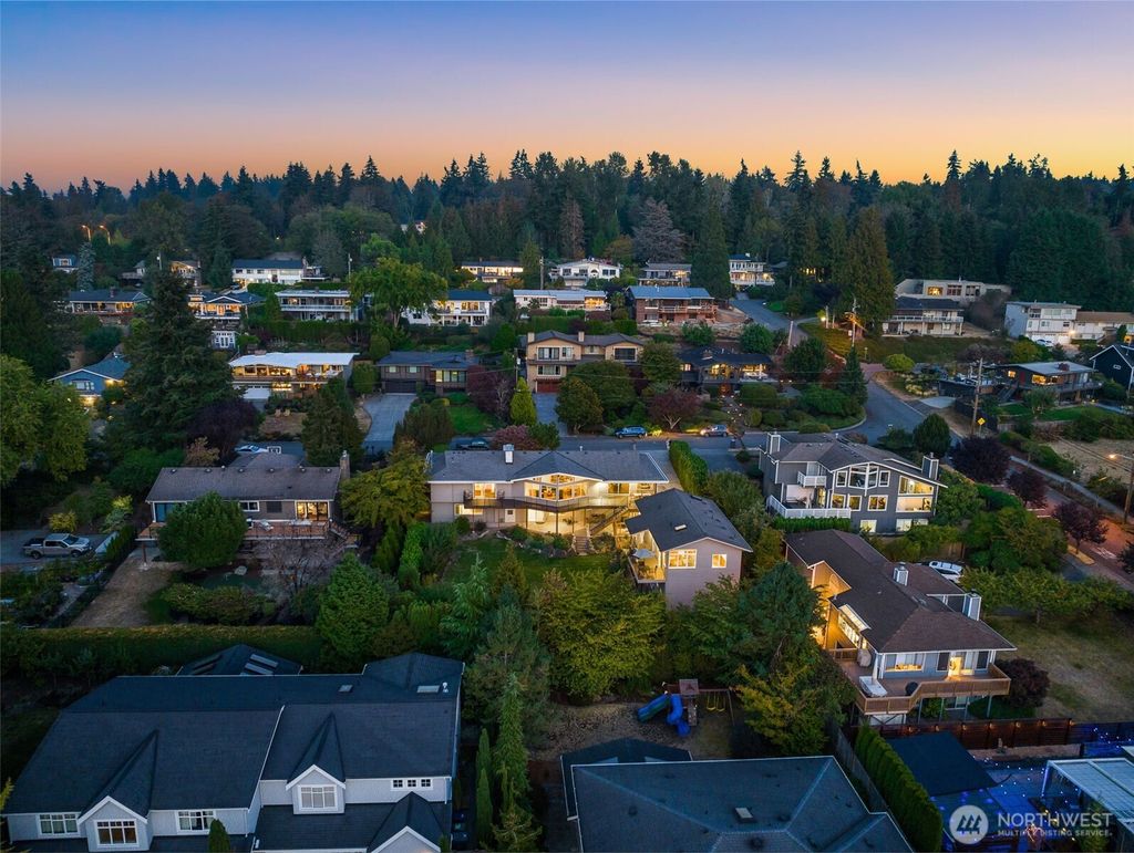 Photo of 6503 113th Avenue NE, Kirkland, WA 98033 (MLS # 2355626)