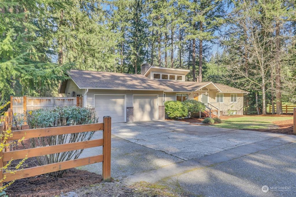 Photo of 21708 SE 16th Place, Sammamish, WA 98075 (MLS # 2212083)