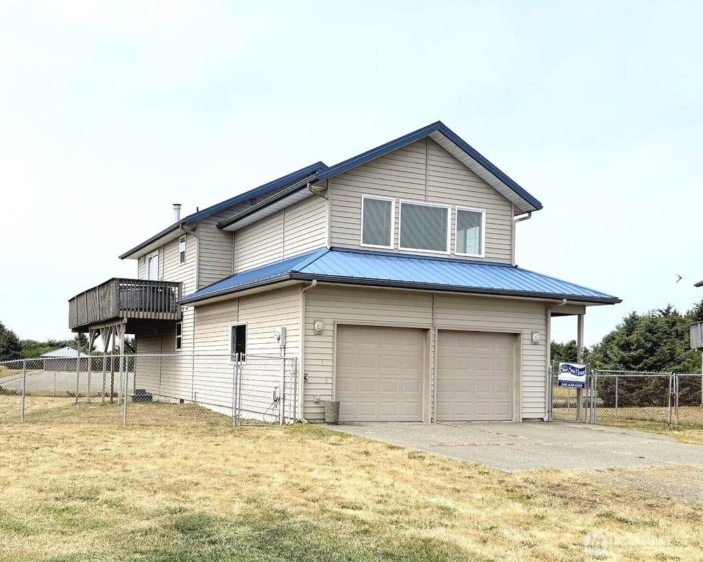 Photo of 16 Ocean Blvd Blvd, Ocean City, WA 98569 (MLS # 2551402)