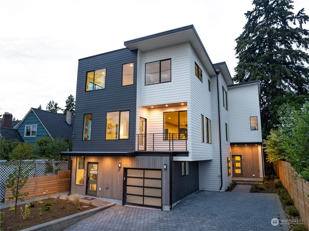 Photo of 9620 8th Avenue NE, Seattle, WA 98115 (MLS # 2259044)