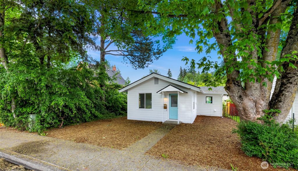 Photo of 1524 Lincoln Street, Bellingham, WA 98229 (MLS # 2530470)