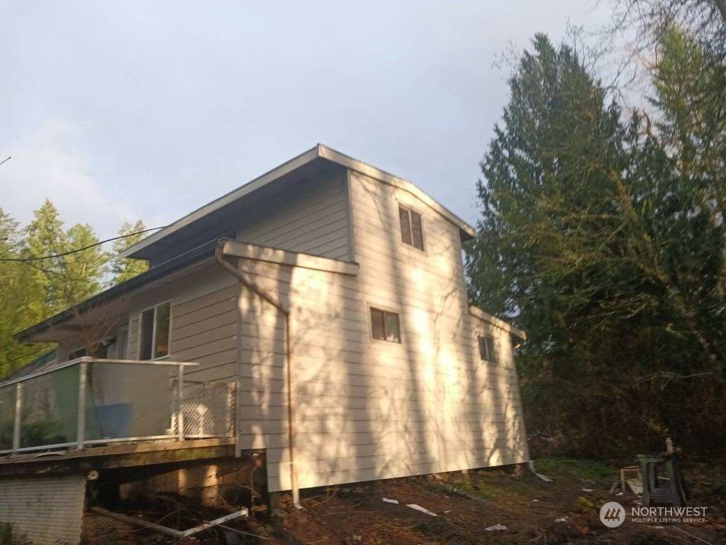 Photo of 18715 SE Auburn Black Diamond Road, Auburn, WA 98092 (MLS # 2323134)