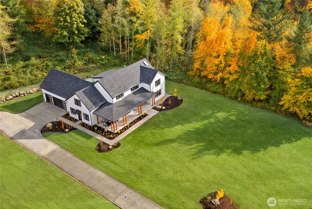 Photo of 40450 306th Avenue SE, Enumclaw, WA 98022 (MLS # 2448327)