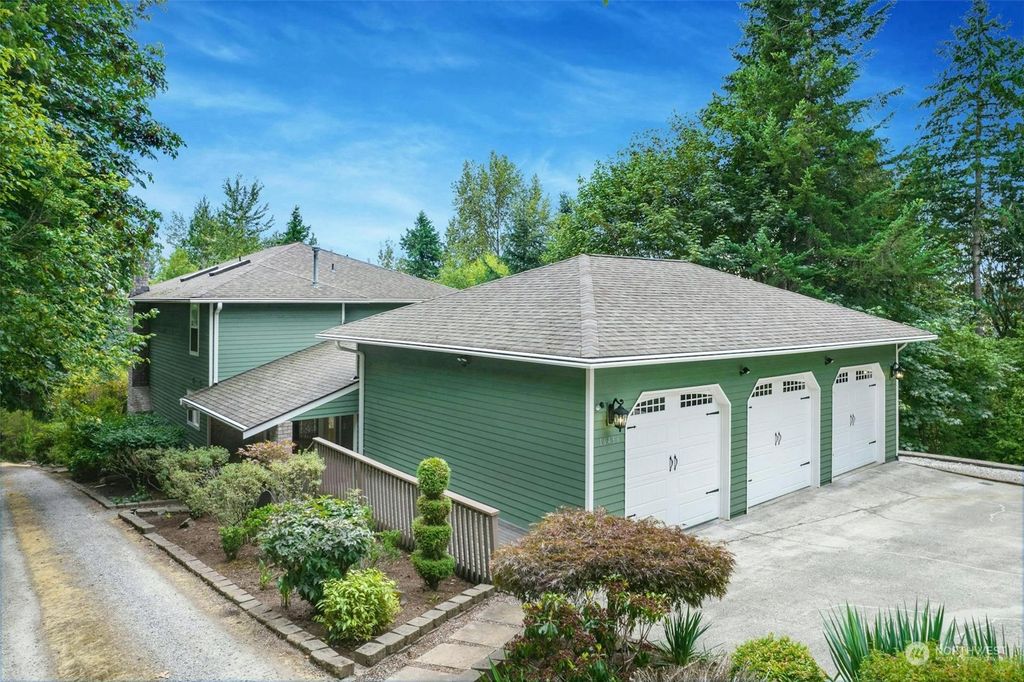 Photo of 16436 266th Avenue SE, Issaquah, WA 98027 (MLS # 2276839)