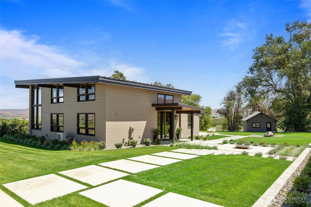 Photo of 197 Skyview Drive, Ellensburg, WA 98926 (MLS # 2470859)