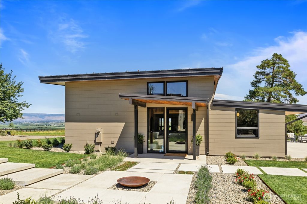 Photo of 197 Skyview Drive, Ellensburg, WA 98926 (MLS # 2470859)