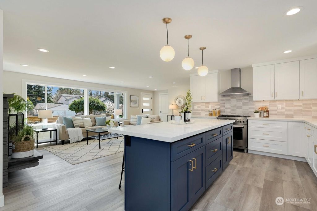 Photo of 15021 75th Avenue NE, Kenmore, WA 98028 (MLS # 2055946)