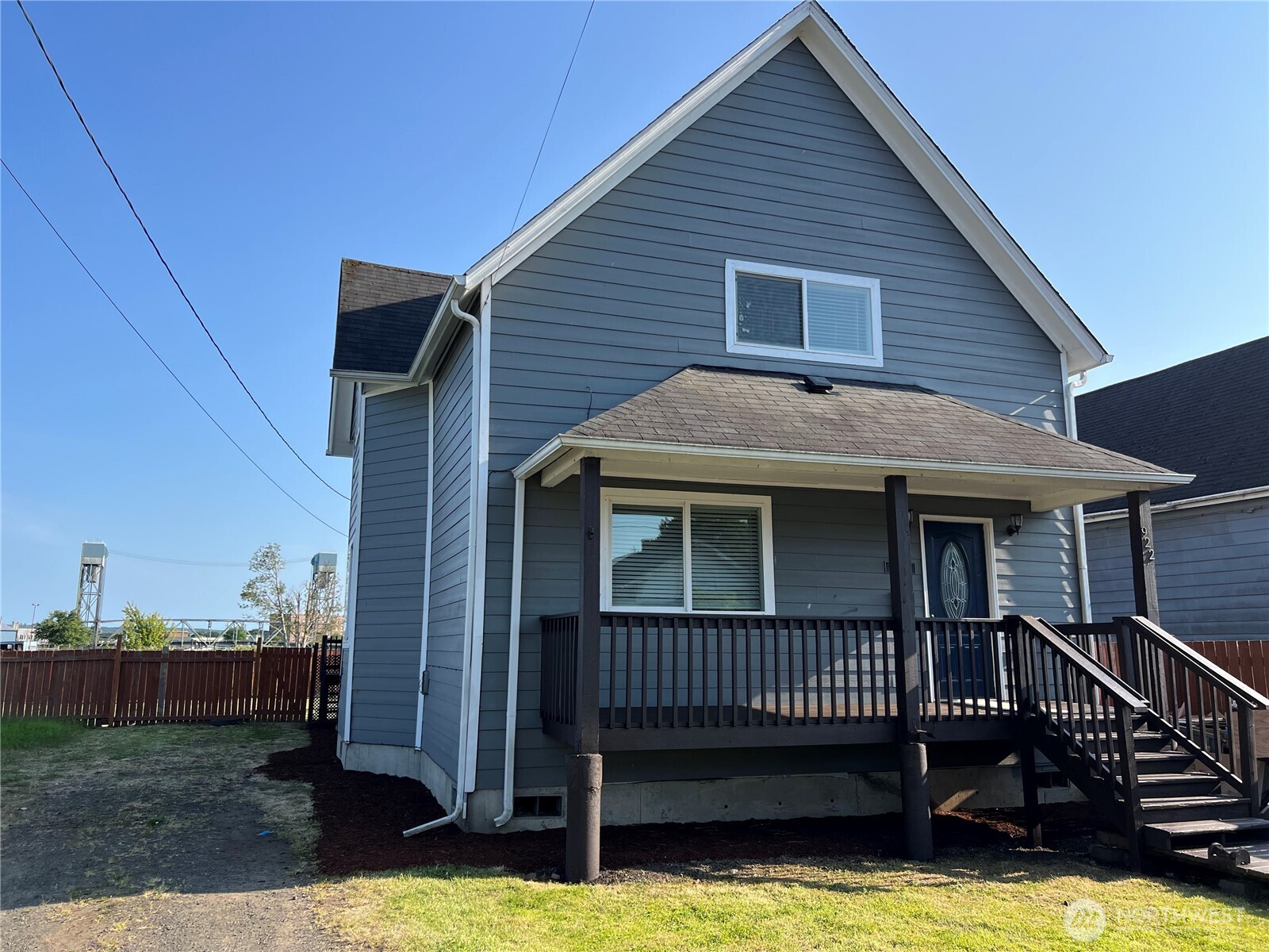 922 Eklund Ave