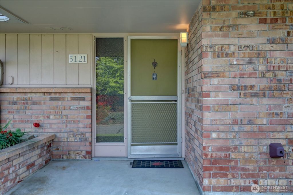 Photo of 5121 W Highland Road, Everett, WA 98203 (MLS # 2368011)