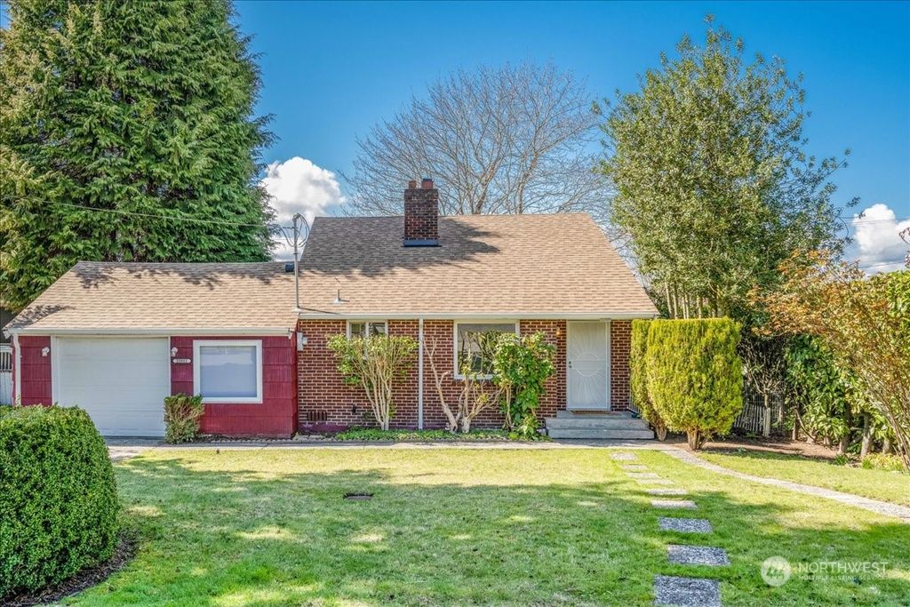 Photo of 22011 10th Avenue S, Des Moines, WA 98198 (MLS # 2052172)