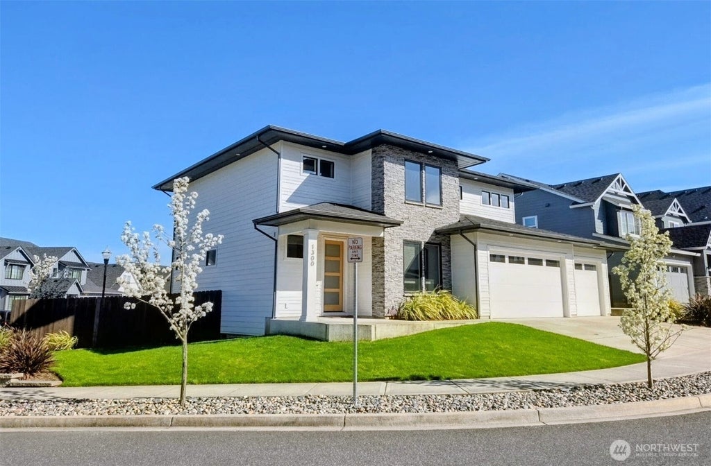 Photo of 1300 S 41st Place, Ridgefield, WA 98642 (MLS # 2582892)