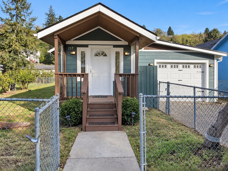 117 W Eklund Avenue