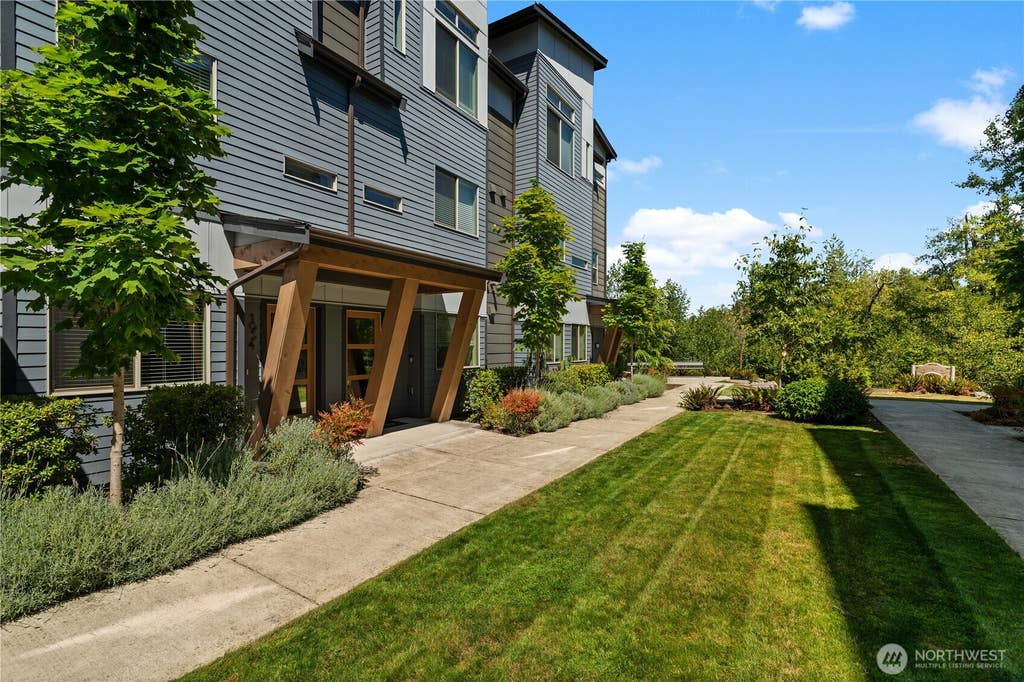 Photo of 1934 Riva Lane LN NW #27, Issaquah, WA 98027 (MLS # 2567911)