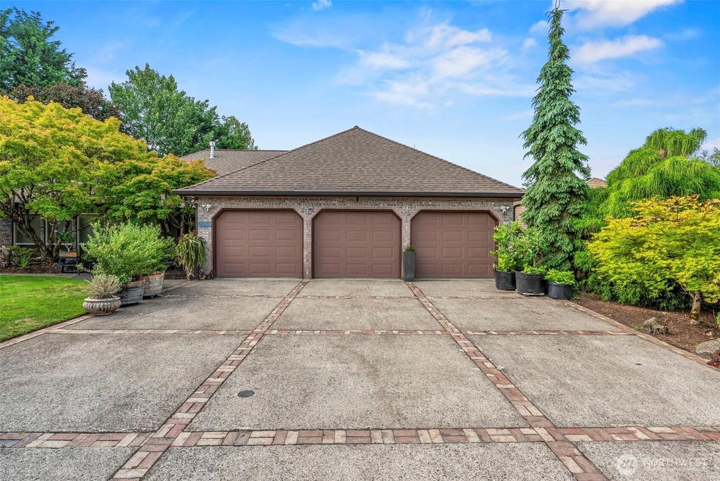 Photo of 1709 NW 86th Way, Vancouver, WA 98665 (MLS # 2567822)