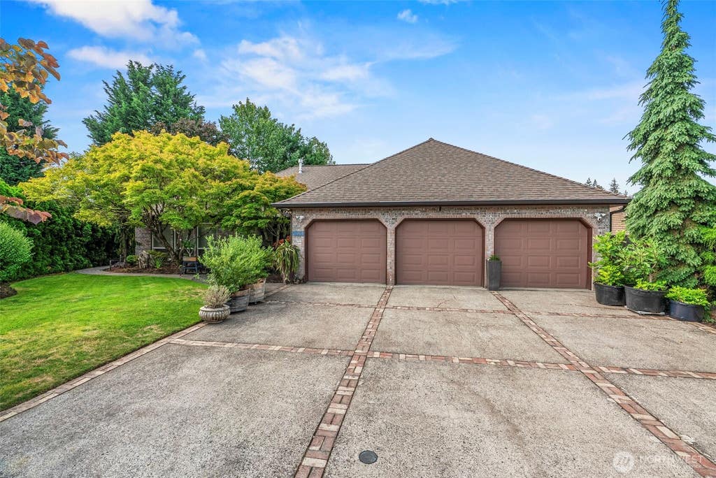 Photo of 1709 NW 86th Way, Vancouver, WA 98665 (MLS # 2567822)