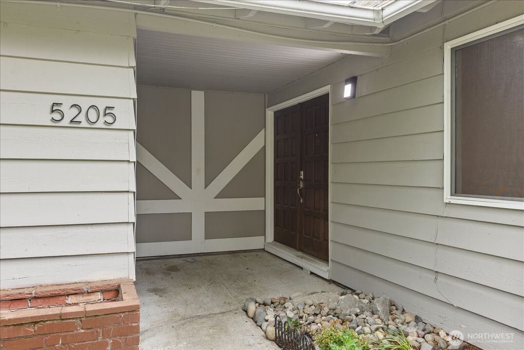 Photo of 5205 173rd Place SW, Lynnwood, WA 98037 (MLS # 2526540)