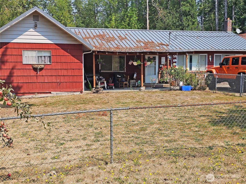 Photo of 283 Middle Ford Road, Chehalis, WA 98532 (MLS # 2572983)