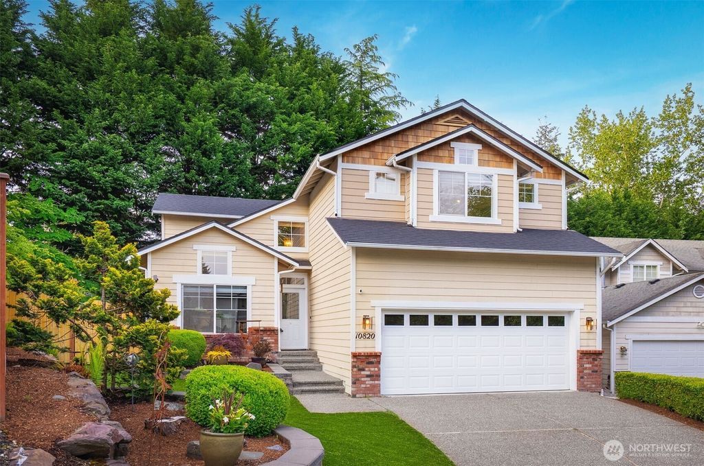 Photo of 10820 NE 144th Court, Kirkland, WA 98034 (MLS # 2378354)