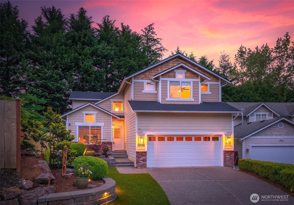 Photo of 10820 NE 144th Court, Kirkland, WA 98034 (MLS # 2378354)