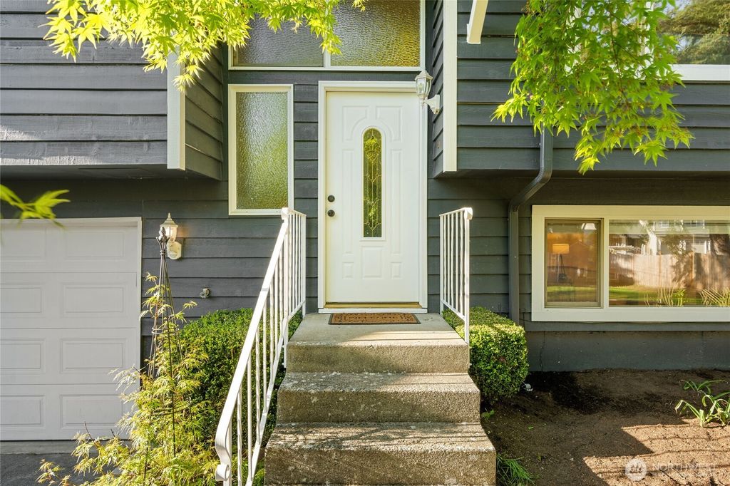 Photo of 811 Grimes Road, Bothell, WA 98012 (MLS # 2363410)