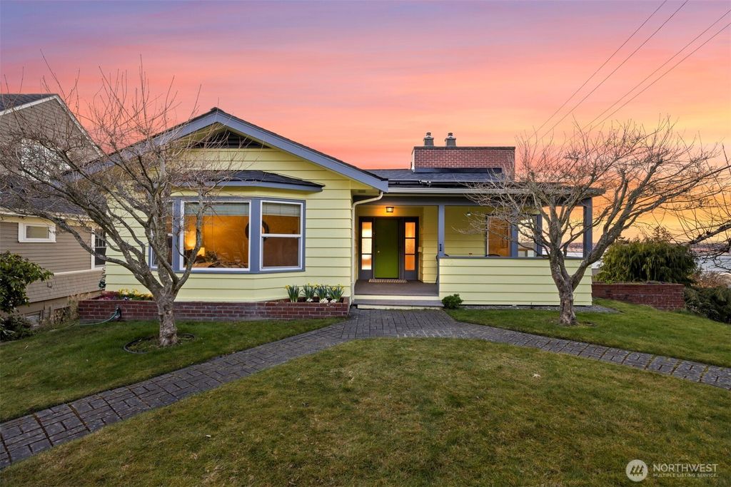 Photo of 302 S Forest Street, Bellingham, WA 98225 (MLS # 2489368)