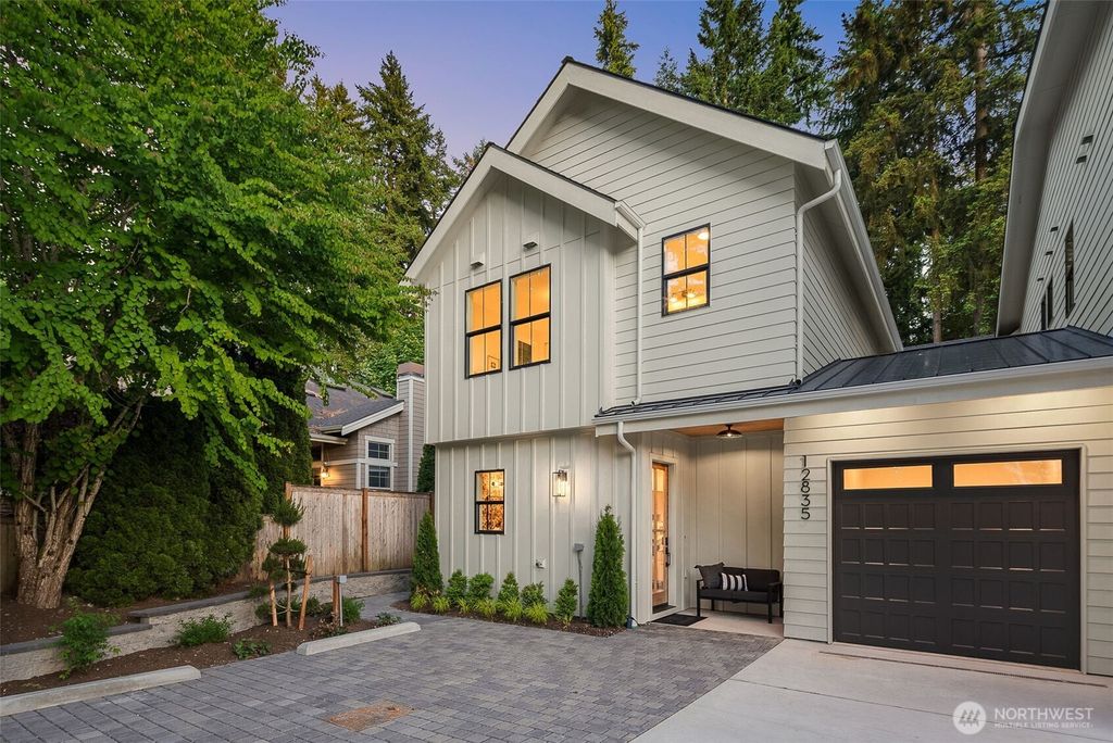 Photo of 12835 NE 91st Street, Kirkland, WA 98033 (MLS # 2380838)